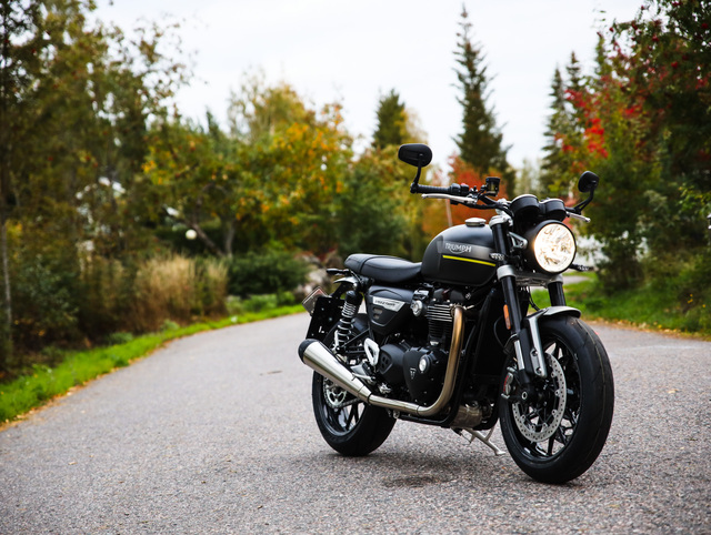 Triumph Speed Twin – Retroisa ratakettu