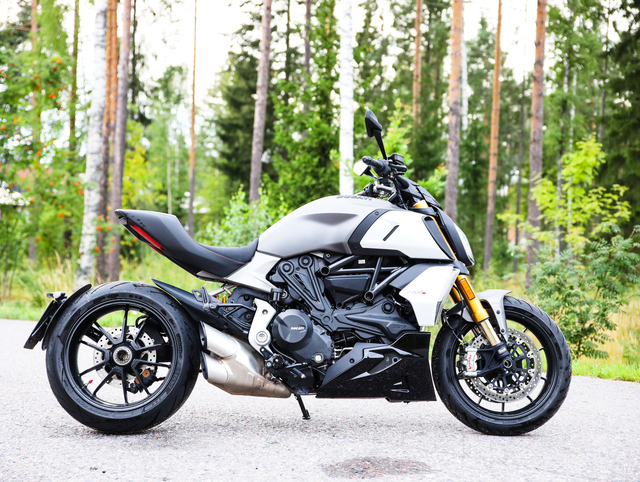Ducati Diavel 1260 S – Piirun verran pirullisempi Ducati Diavel 1260 S – Piirun verran pirullisempi
