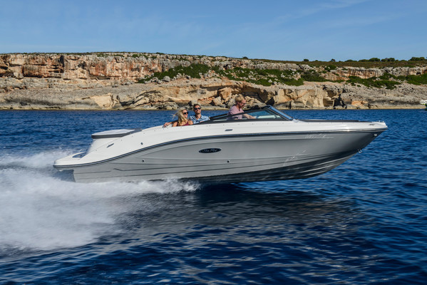 Sea-Ray 230 SPXE – Kaikki kyytiin kruisaamaan