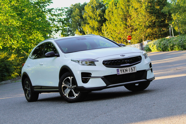 Kia Xceed PHEV – Muotitietoista ekoilua Kia Xceed PHEV – Muotitietoista ekoilua
