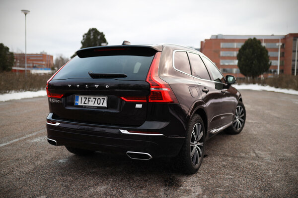 Volvo XC60 T6 AWD - turvallinen, laadukas ja mukava Volvo XC60 T6 AWD - turvallinen, laadukas ja mukava