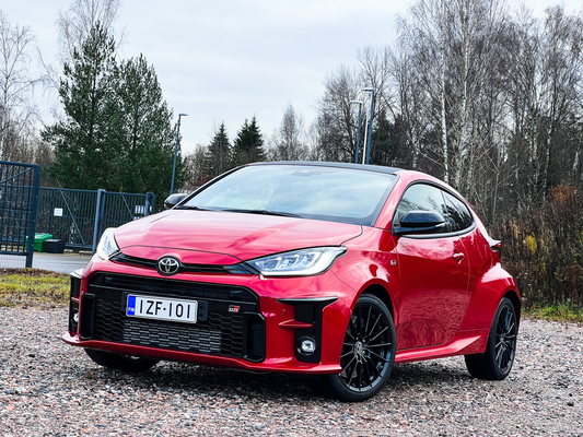 Toyota Yaris GR – Räävittömän hauska ratakirppu