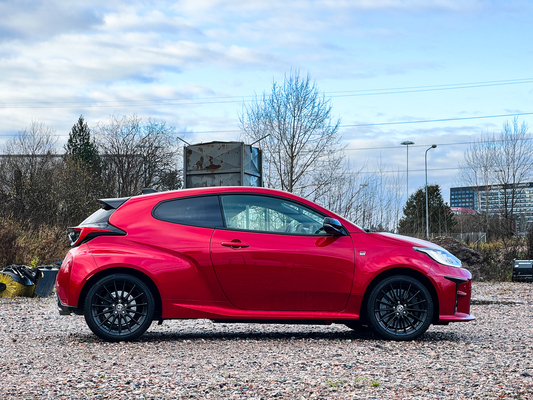 Toyota Yaris GR – Räävittömän hauska ratakirppu Toyota Yaris GR – Räävittömän hauska ratakirppu