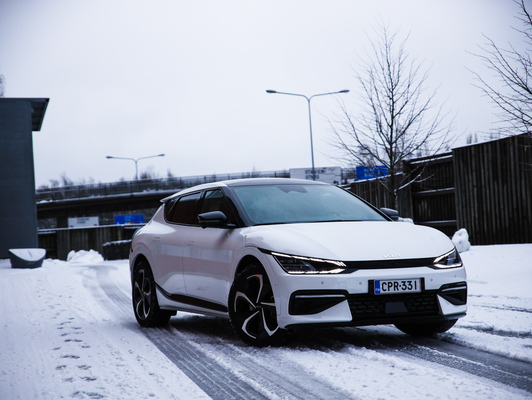 Kia EV6 – Perheauto tai ärhäkkä GT 