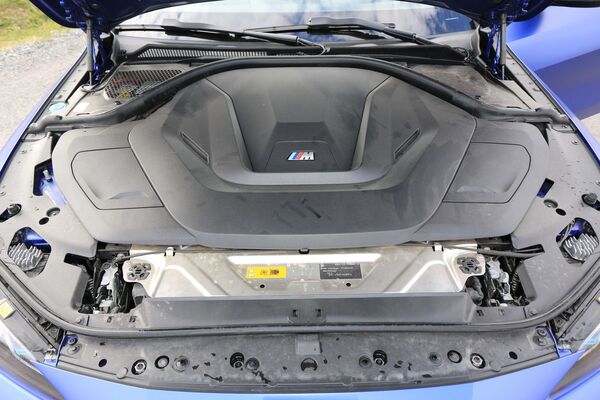 BMW i4 M50 - sähköistä M-sarjan BMW:tä kannatti odottaa