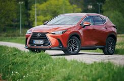 Lexus NX450h+ - parhaille katumaastureille on löytynyt uusi haastaja