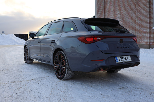 Cupra Leon Sportstourer PHEV - ladattava hybridi sporttisin maustein Cupra Leon Sportstourer PHEV - ladattava hybridi sporttisin maustein