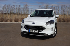 Ford Kuga HEV - suosikkimalli täyshybridinä