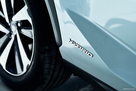 Hybridiauto kiinteään kuukausihintaan? Katso suosikkimallien hinnat
