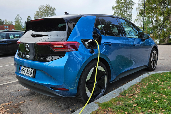Volkswagen ID.3 - Hyvä auto kovalla hinnalla