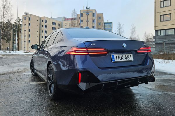 BMW i5 - Moderni sähköauto ja perinteinen sedan Baijerista BMW i5 - Moderni sähköauto ja perinteinen sedan Baijerista
