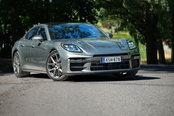Koeajo: Porsche Panamera Turbo E-Hybrid – Edustusauto kiireiselle