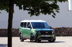 Fordin pieni tila-auto on hyväntuulinen laatikkoleikki