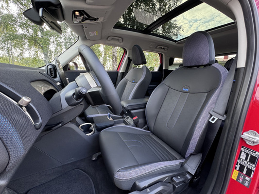 Koeajo: Mini Countryman SE – Perhekokoisena ei enää niin Mini Koeajo: Mini Countryman SE – Perhekokoisena ei enää niin Mini