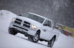 Dodge Ram 2500: Iso ja röyhkeä
