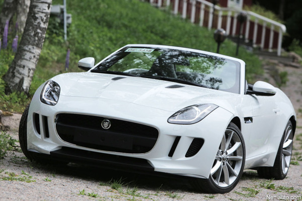Jaguar F-TYPE: Tehon suloinen sinfonia Jaguar F-TYPE: Tehon suloinen sinfonia