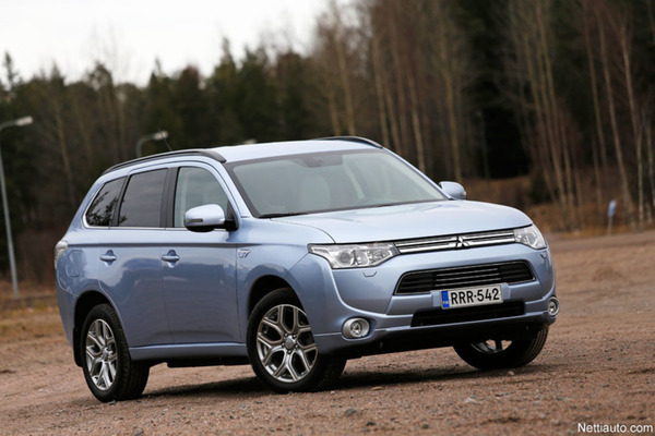 Mitsubishi Outlander PHEV - Kilometrejä pistorasiasta - Nettiauto