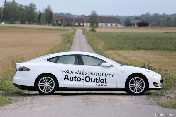 Tesla Model S – Enemmän kuin pelkkä auto Tesla Model S – Enemmän kuin pelkkä auto