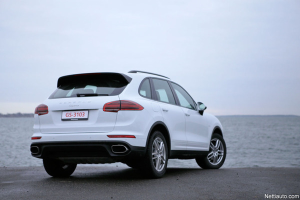 Porsche Cayenne – Urheiluauto katumaasturin kuorissa