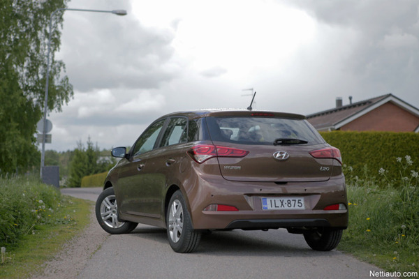 Hyundai i20 – Pikkuauto kaikilla herkuilla