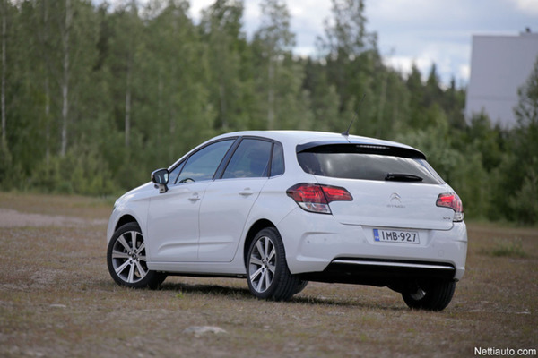 Citroén C4 – Kolme pyttyä ranskankermaa Citroén C4 – Kolme pyttyä ranskankermaa