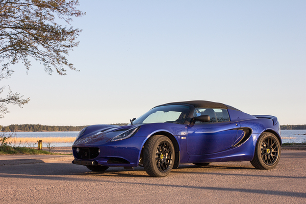 Koeajossa Lotus Elise 20-vuotisjuhlamalli