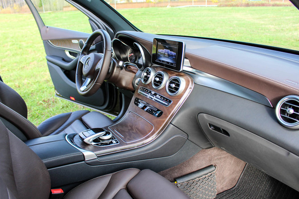 Mercedes-Benz GLC350e – 320 hepoa hybridivoimaa