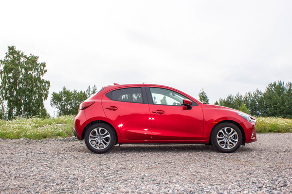 Mazda 2 - Pikku-Kakkonen kätkee sisälleen paljon Mazda 2 - Pikku-Kakkonen kätkee sisälleen paljon
