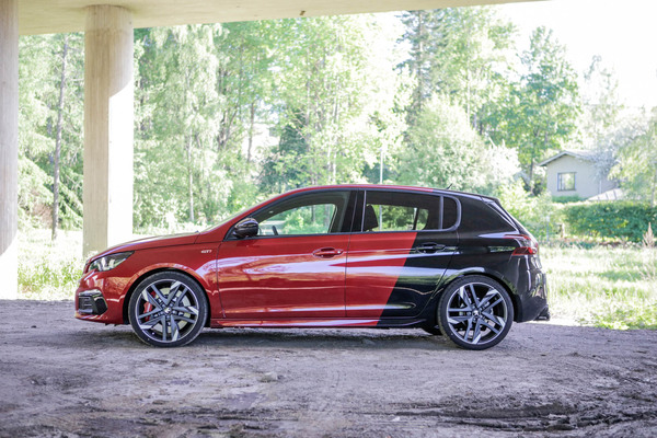 Peugeot 308 GTI – Lievästi päivittynyt kissapeto Peugeot 308 GTI – Lievästi päivittynyt kissapeto