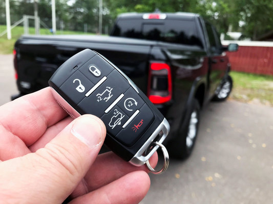 Koeajossa Dodge RAM 1500 LARAMIE BLACK EDITION CREW CAB 5.7 Koeajossa Dodge RAM 1500 LARAMIE BLACK EDITION CREW CAB 5.7