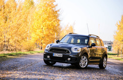 Mini Countryman Hybrid –  Pistokkeen verran parempi