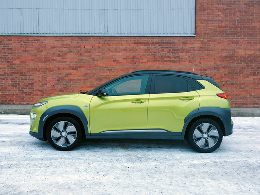Hyundai Kona electric – sähköinen nykyisyys 400 km toimintamatkalla
