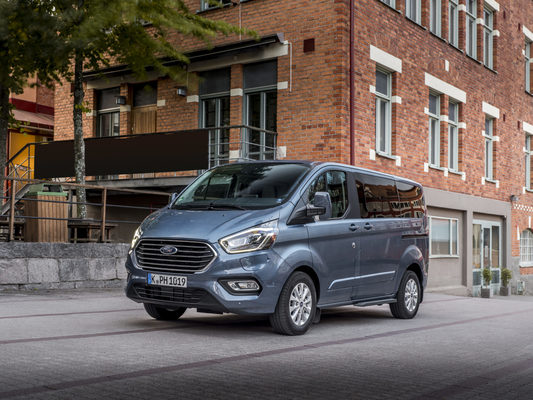 Ford Transit Custom PHEV ja Tourneo Custom PHEV Ford Transit Custom PHEV ja Tourneo Custom PHEV