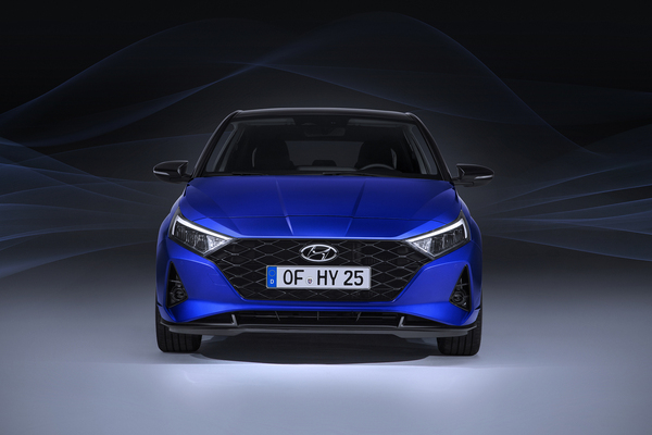 Täysin uusi Hyundai i20 - upea muotoilu kohtaa edistyksellisen teknologian