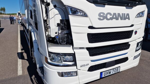 Kohti fossiilitonta liikennettä –  Scania panostaa sähköön